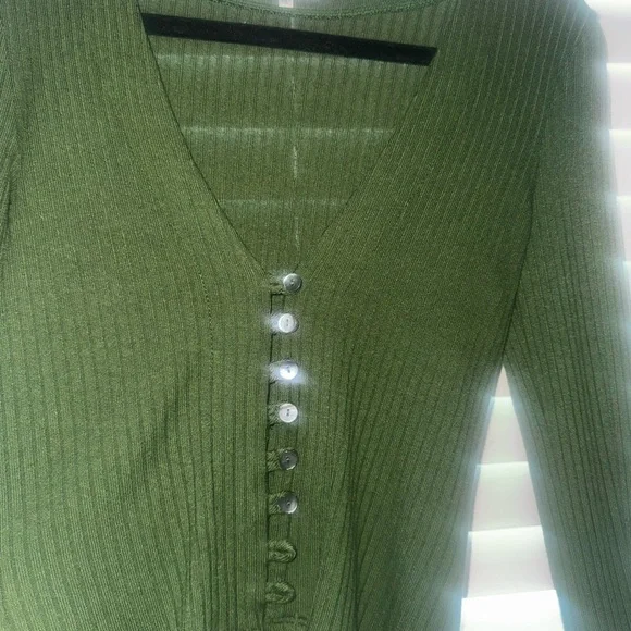 Reformation Gellar knit top - Picture 2 of 4